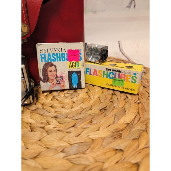 Vintage Kodak Instamatic Camera 104 With Bag And Accessories Not Tested - Picture 3 of 16